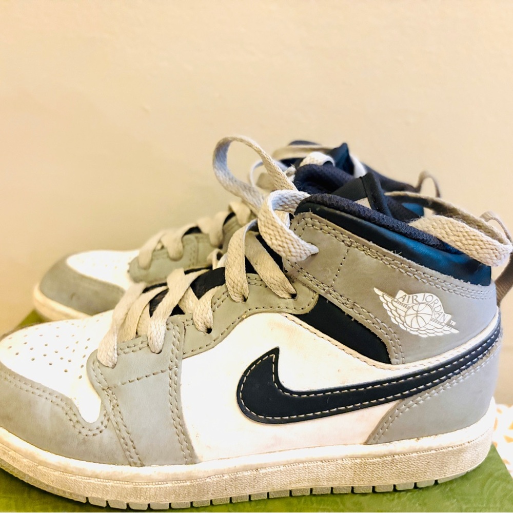 Kids Jordan Sneakers - White and Gray authentic